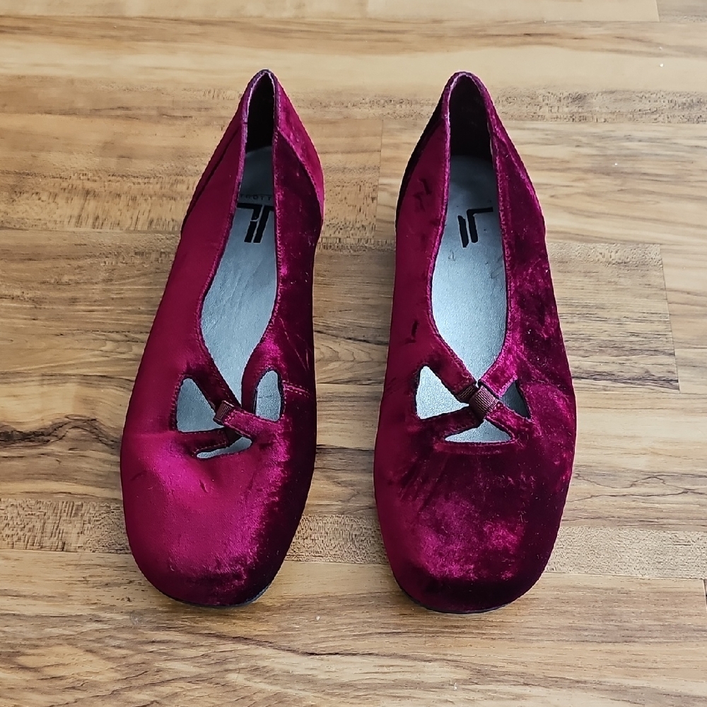 Velvet Ballet Fat  Women's Shoes in  Burgundy
